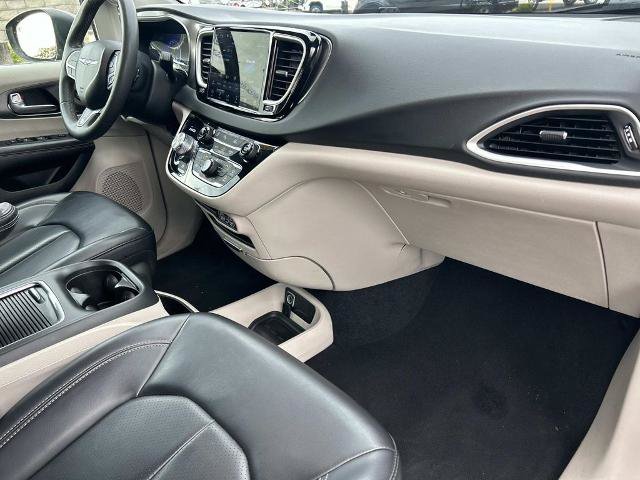 Used 2023 Chrysler Pacifica Touring-L FWD image 20