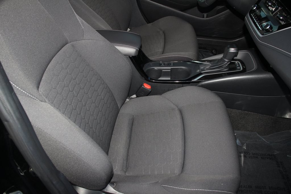 Used 2025 Toyota Corolla SE FWD image 28