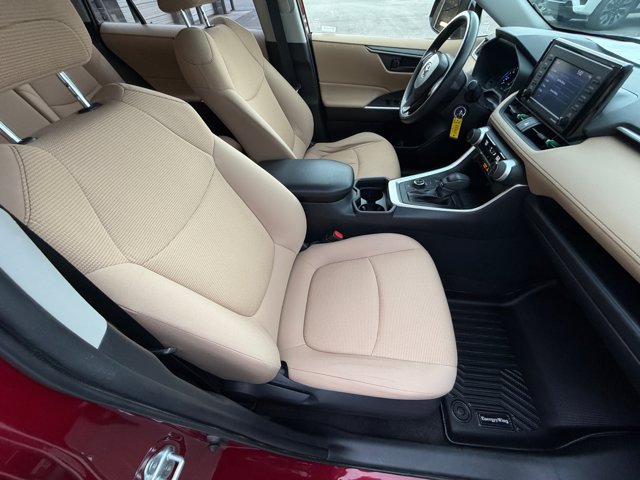 Used 2020 Toyota RAV4 LE w/ Carpet Mat Package AWD/4WD image 19