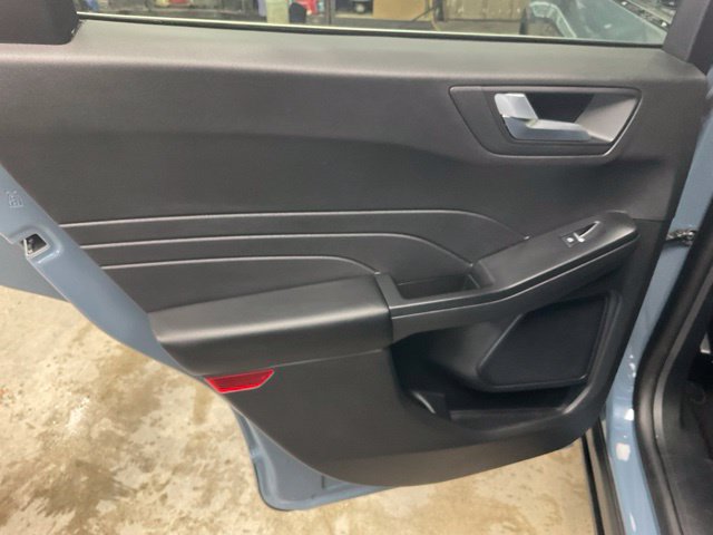 Certified 2025 Ford Escape Platinum AWD/4WD image 16