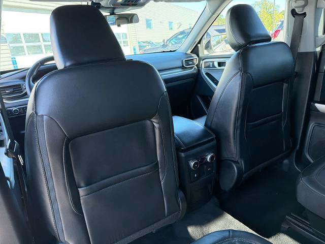 Certified 2022 Ford Explorer XLT w/ Equipment Group 202A AWD/4WD image 19