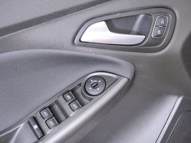 Certified 2018 Ford Focus SEL w/ Cold Weather Package FWD image 23