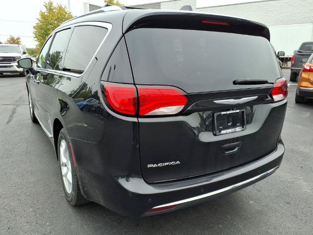 Used 2017 Chrysler Pacifica Touring-L Plus FWD image 6