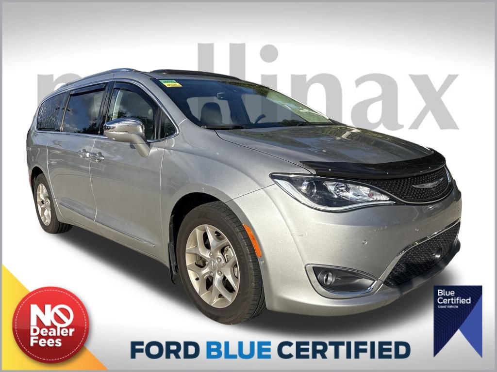Used 2017 Chrysler Pacifica Limited w/ Advanced Safetytec Group