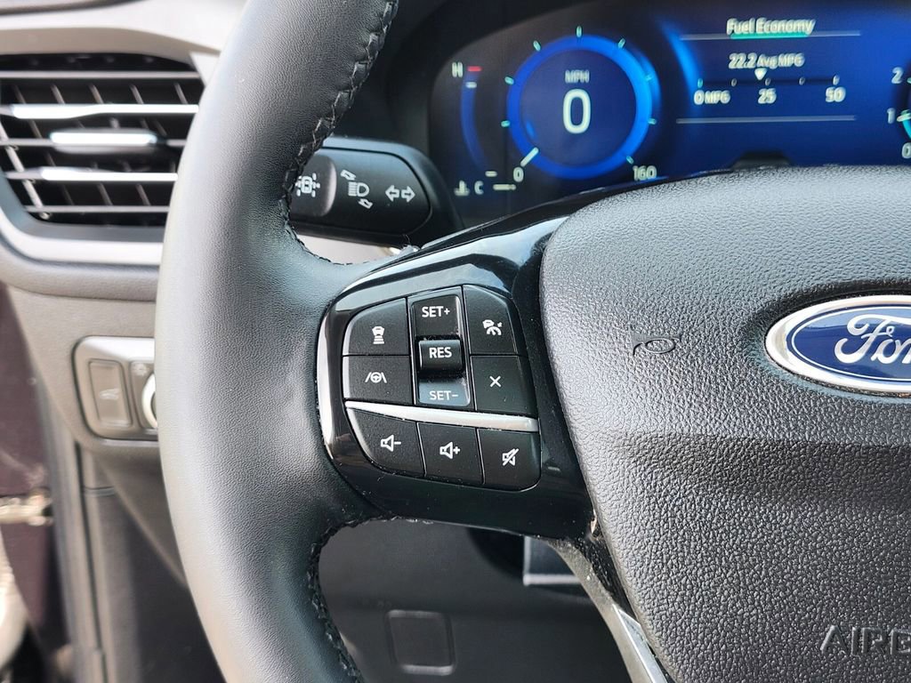 Certified 2022 Ford Escape SEL w/ Technology Package image 30