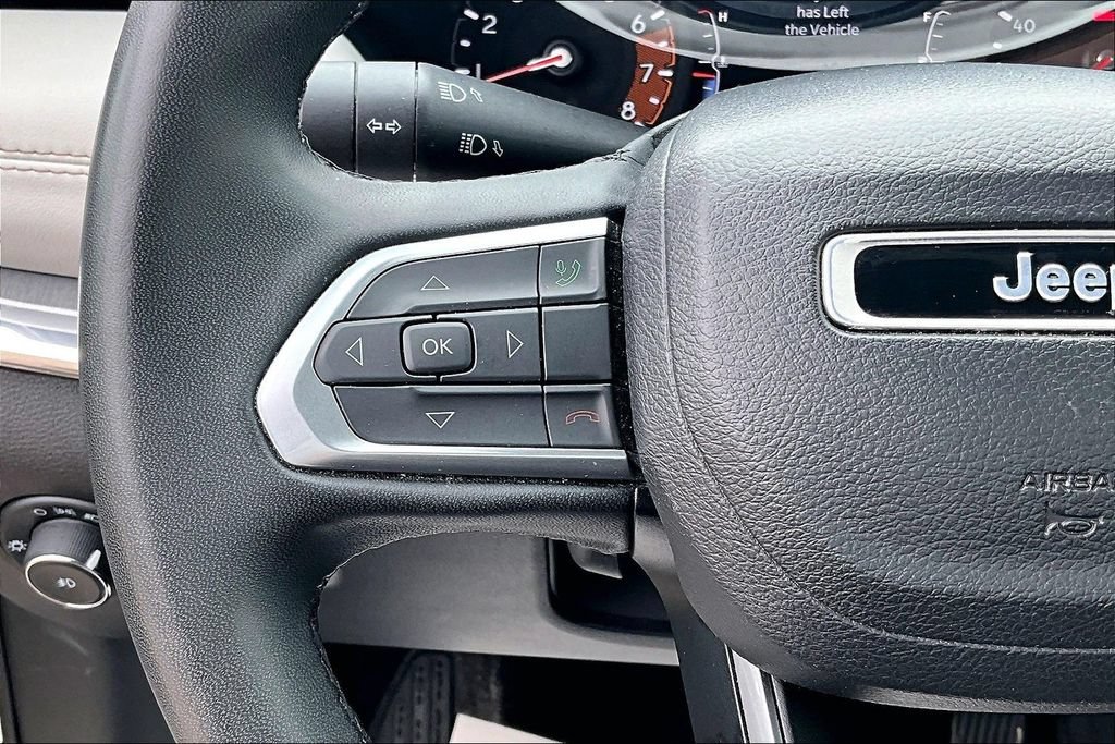 Used 2023 Jeep Compass Limited AWD/4WD image 17