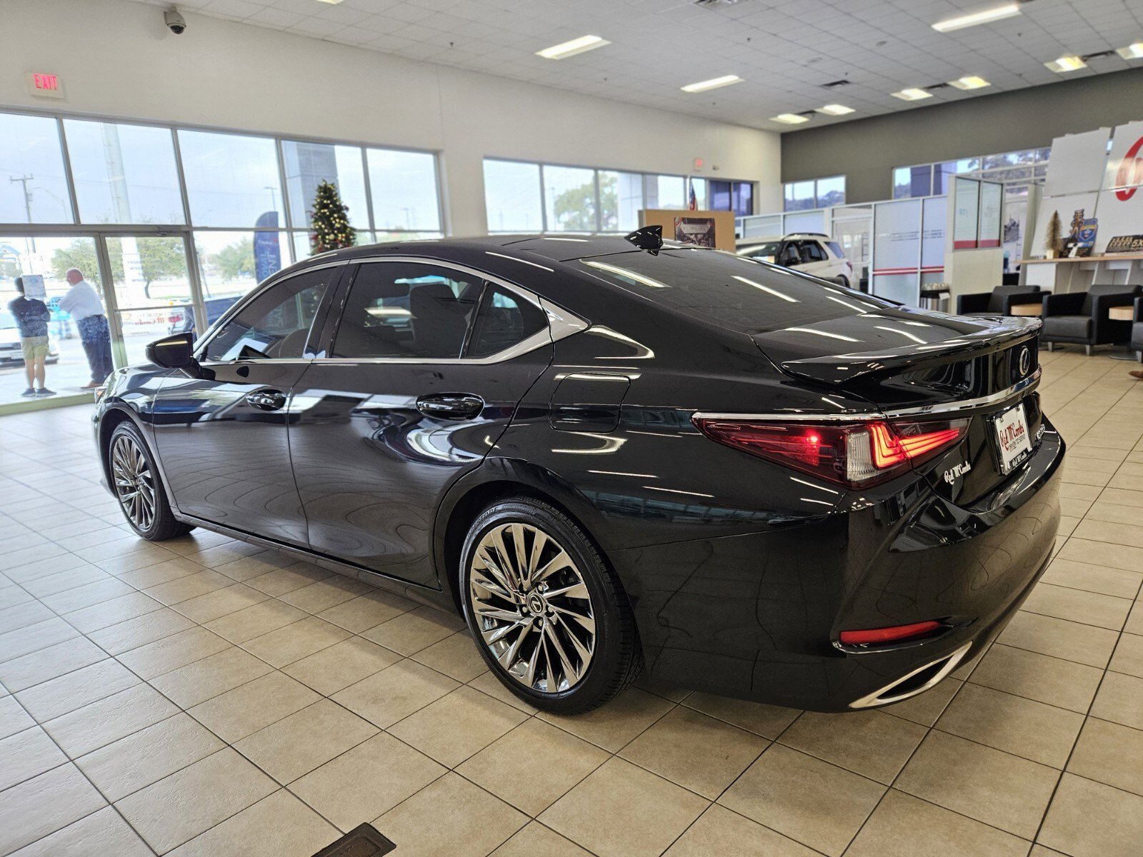 Used 2025 Lexus ES 350 Ultra Luxury image 5