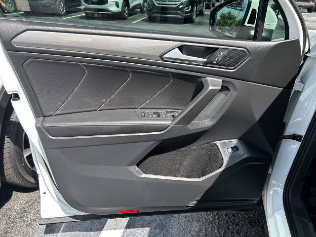 Used 2022 Volkswagen Tiguan SE FWD image 17