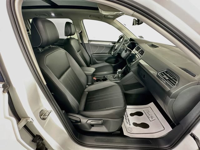 Used 2023 Volkswagen Tiguan SE w/ Panoramic Sunroof Package FWD image 35