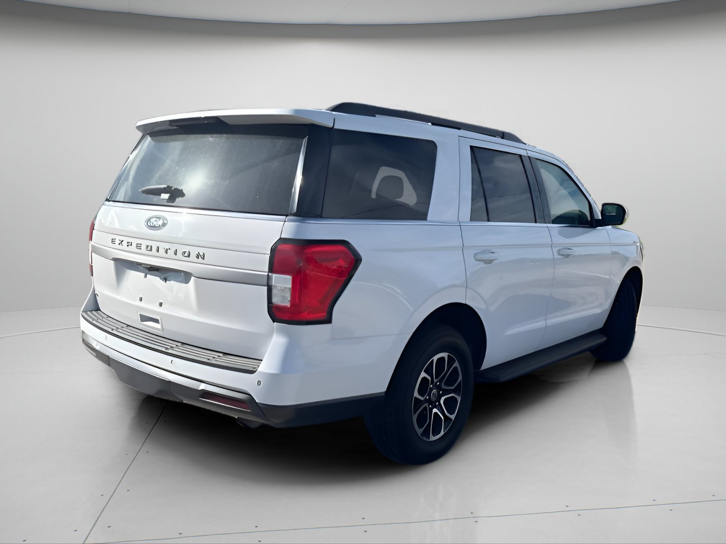 Certified 2024 Ford Expedition XLT AWD/4WD image 5
