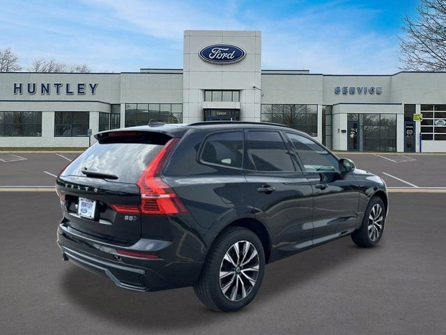 Used 2025 Volvo XC60 B5 Core AWD/4WD image 4