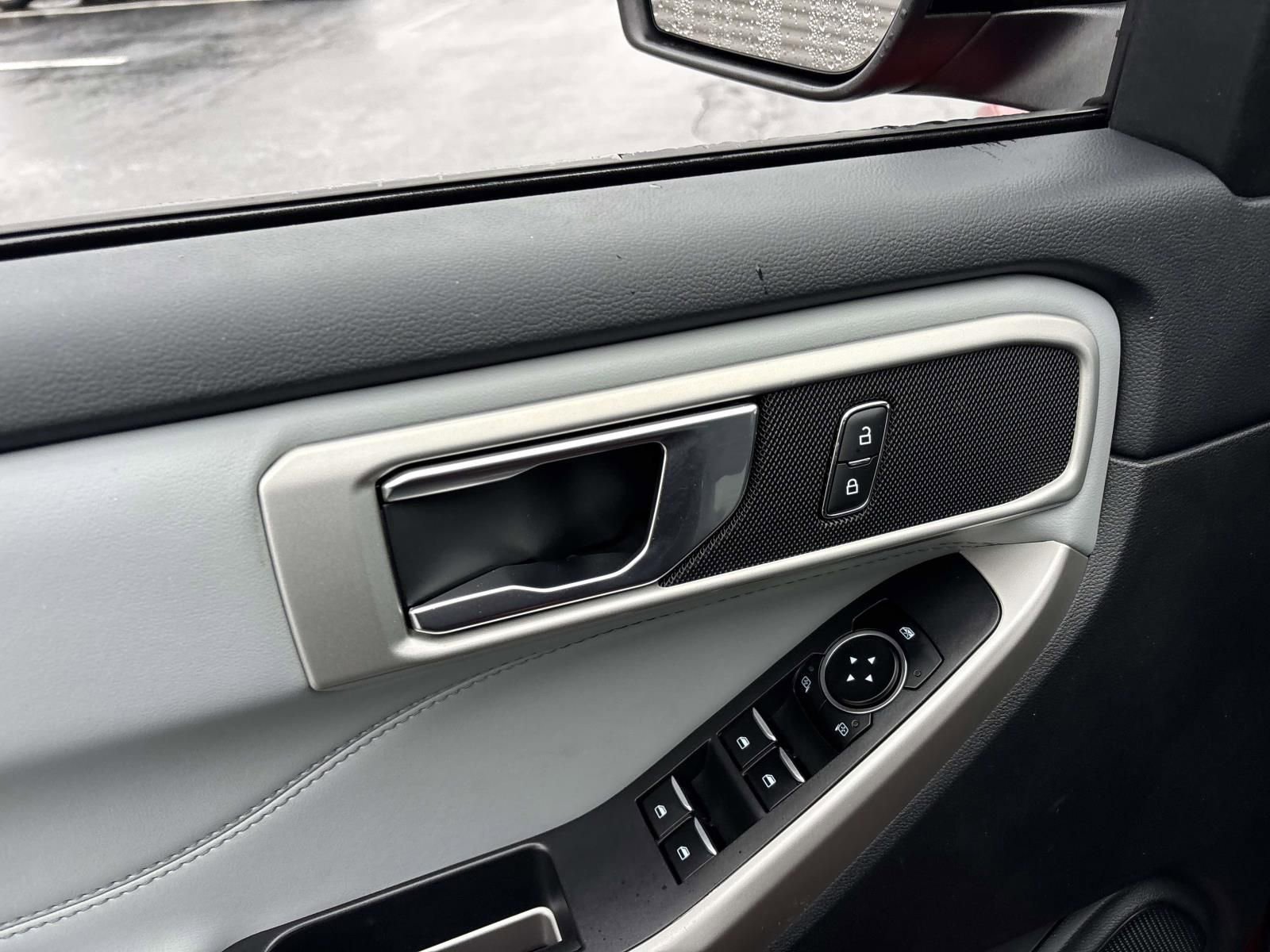 Certified 2022 Ford Explorer XLT w/ Equipment Group 202A image 14