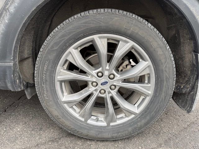 Certified 2021 Ford Explorer XLT w/ Equipment Group 202A image 9