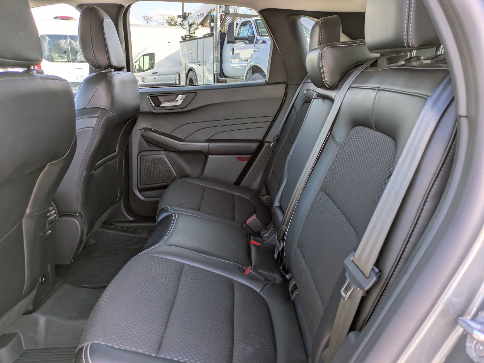 Certified 2025 Ford Escape SE image 13