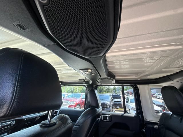 Used 2022 Jeep Wrangler Unlimited Rubicon w/ Xtreme Recon 35" Tire Package AWD/4WD image 53