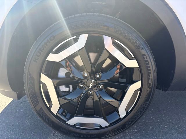 Used 2025 Kia Telluride S FWD image 10