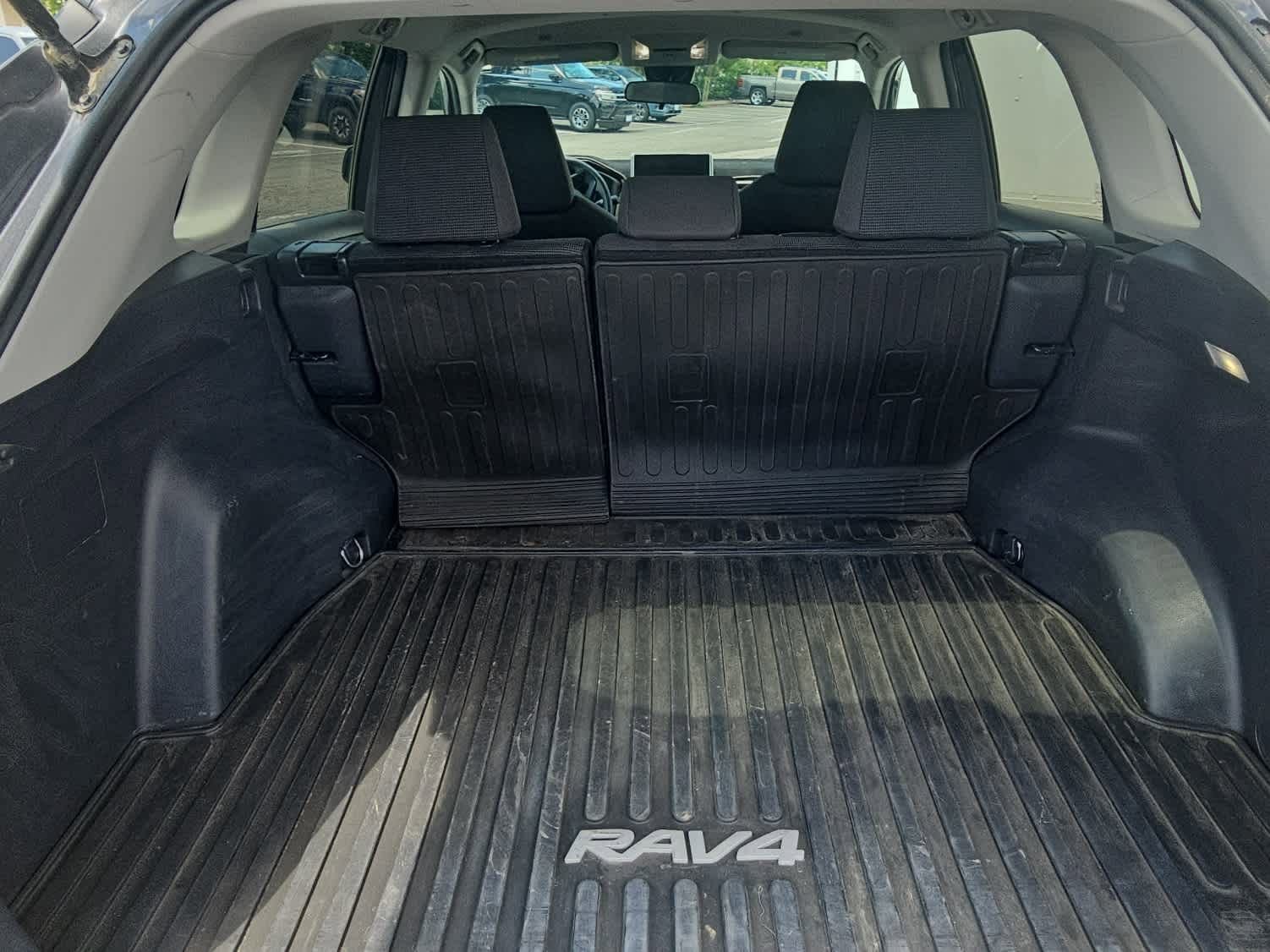 Used 2024 Toyota RAV4 LE AWD/4WD image 9
