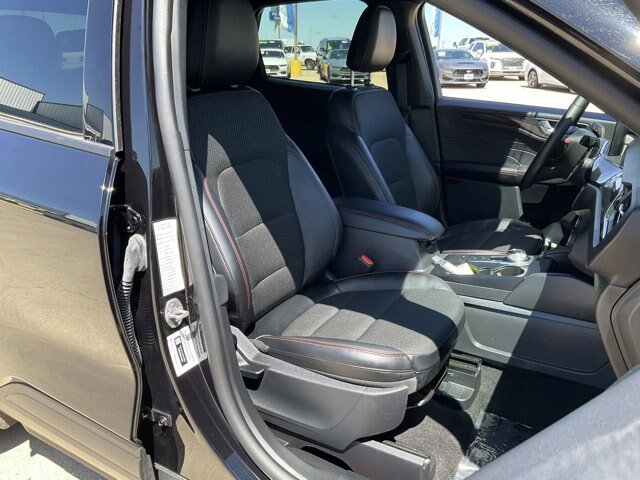 Certified 2025 Ford Escape ST-Line AWD/4WD image 17