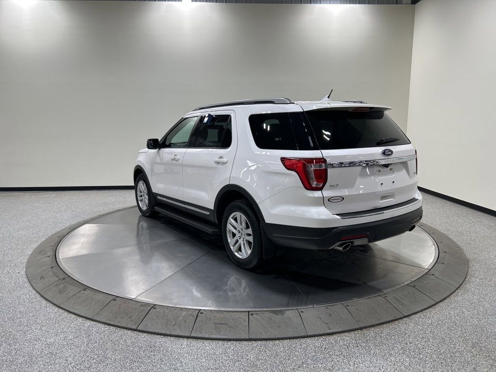 Certified 2018 Ford Explorer XLT w/ Equipment Group 202A image 3