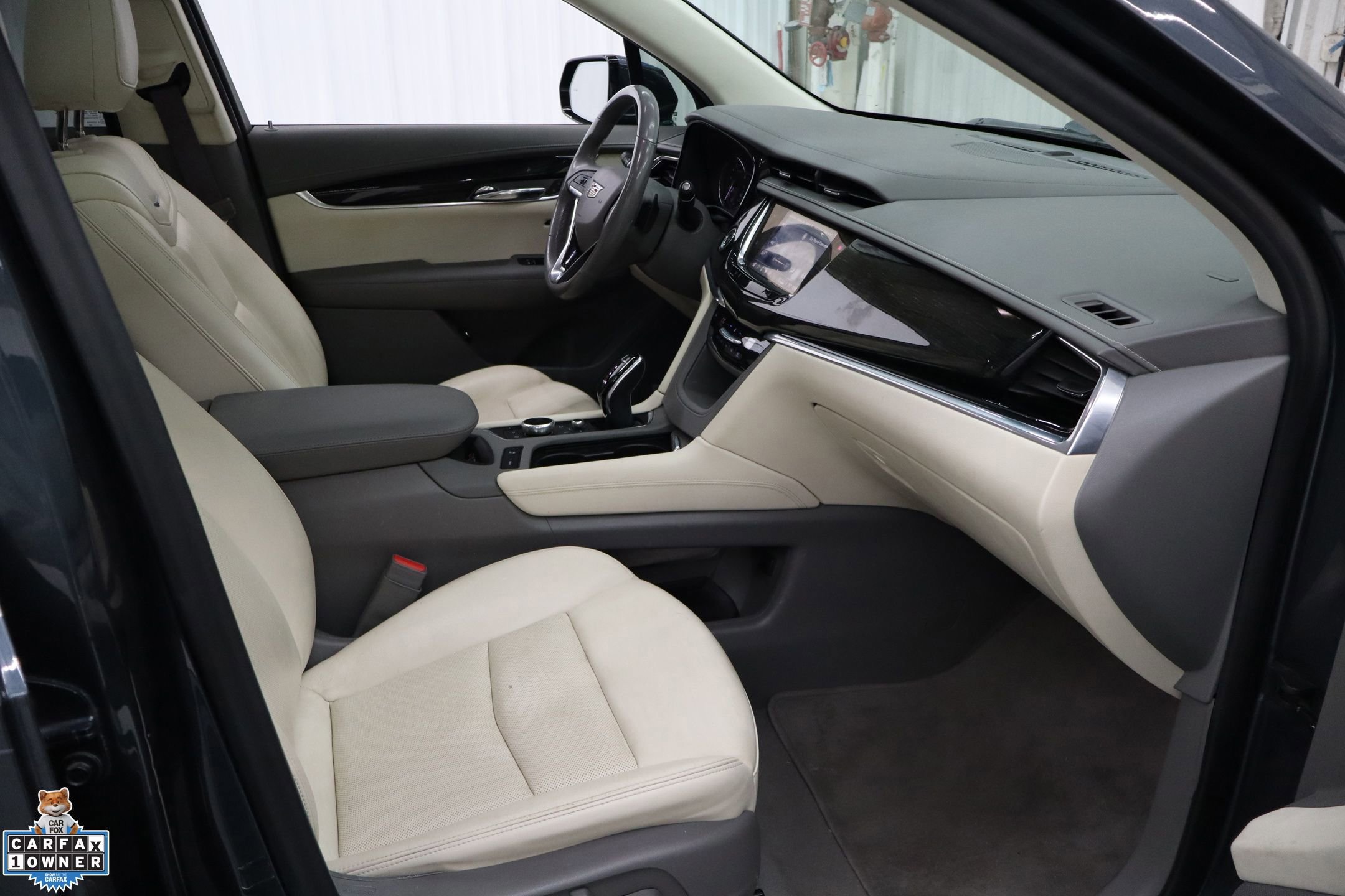 Used 2021 Cadillac XT6 Premium Luxury w/ LPO, Floor Liner Package image 30