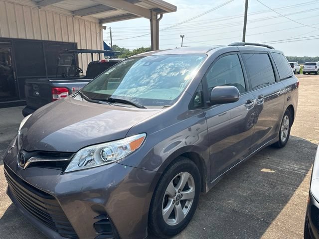 Used 2020 Toyota Sienna LE FWD image 1