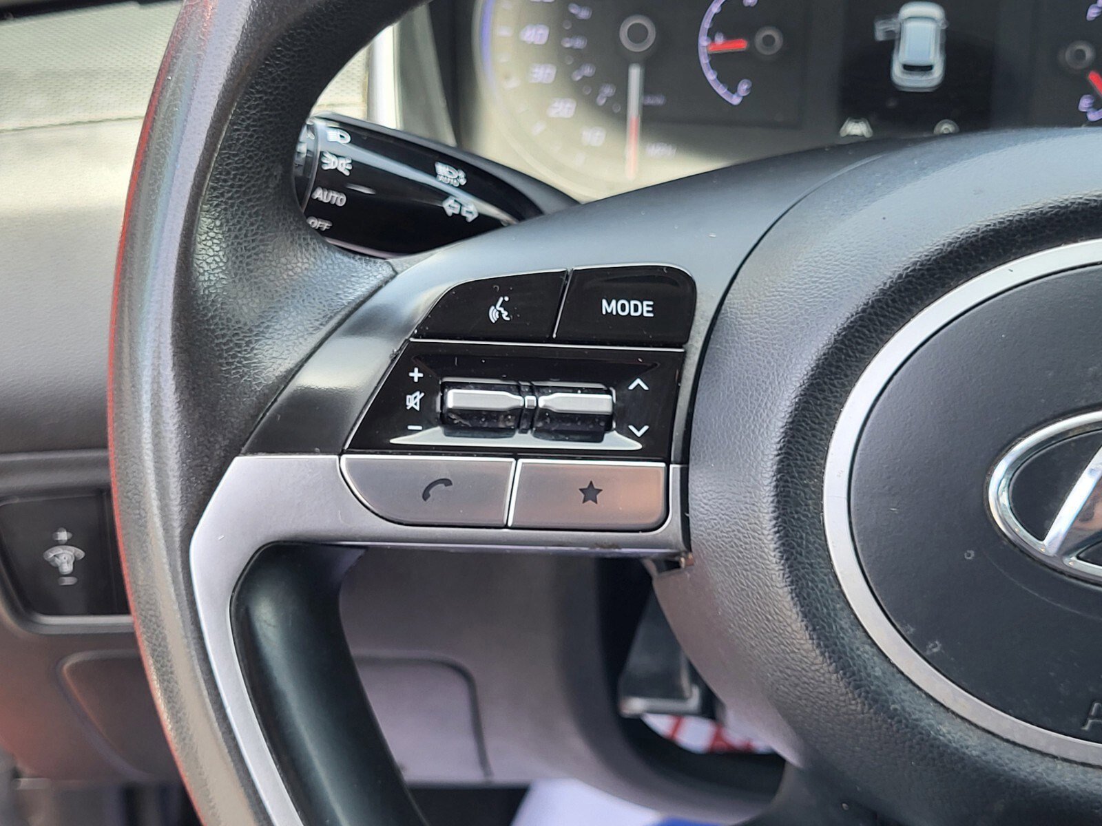 Used 2023 Hyundai Tucson SE image 25