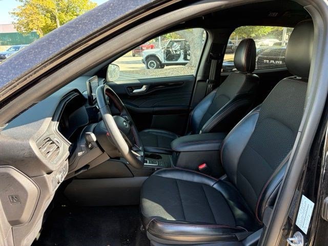 Certified 2025 Ford Escape ST-Line AWD/4WD image 14