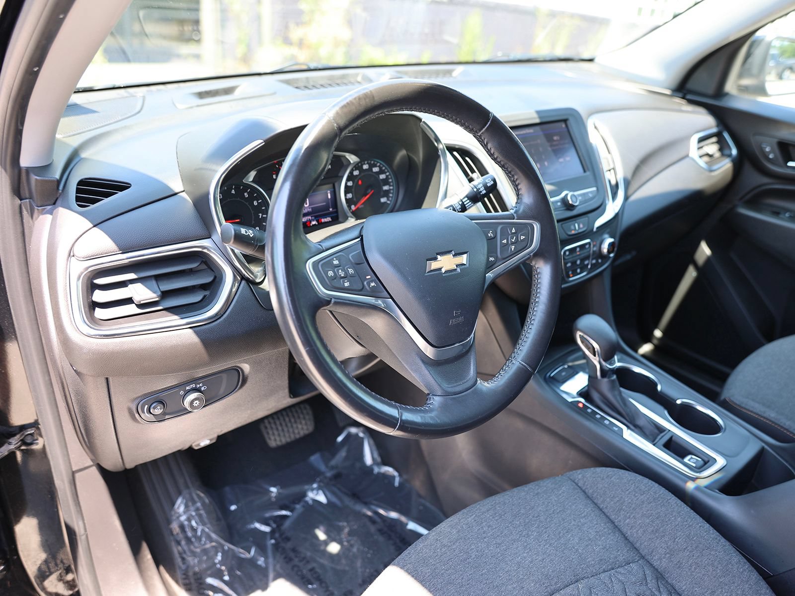 Used 2022 Chevrolet Equinox LT AWD/4WD image 16