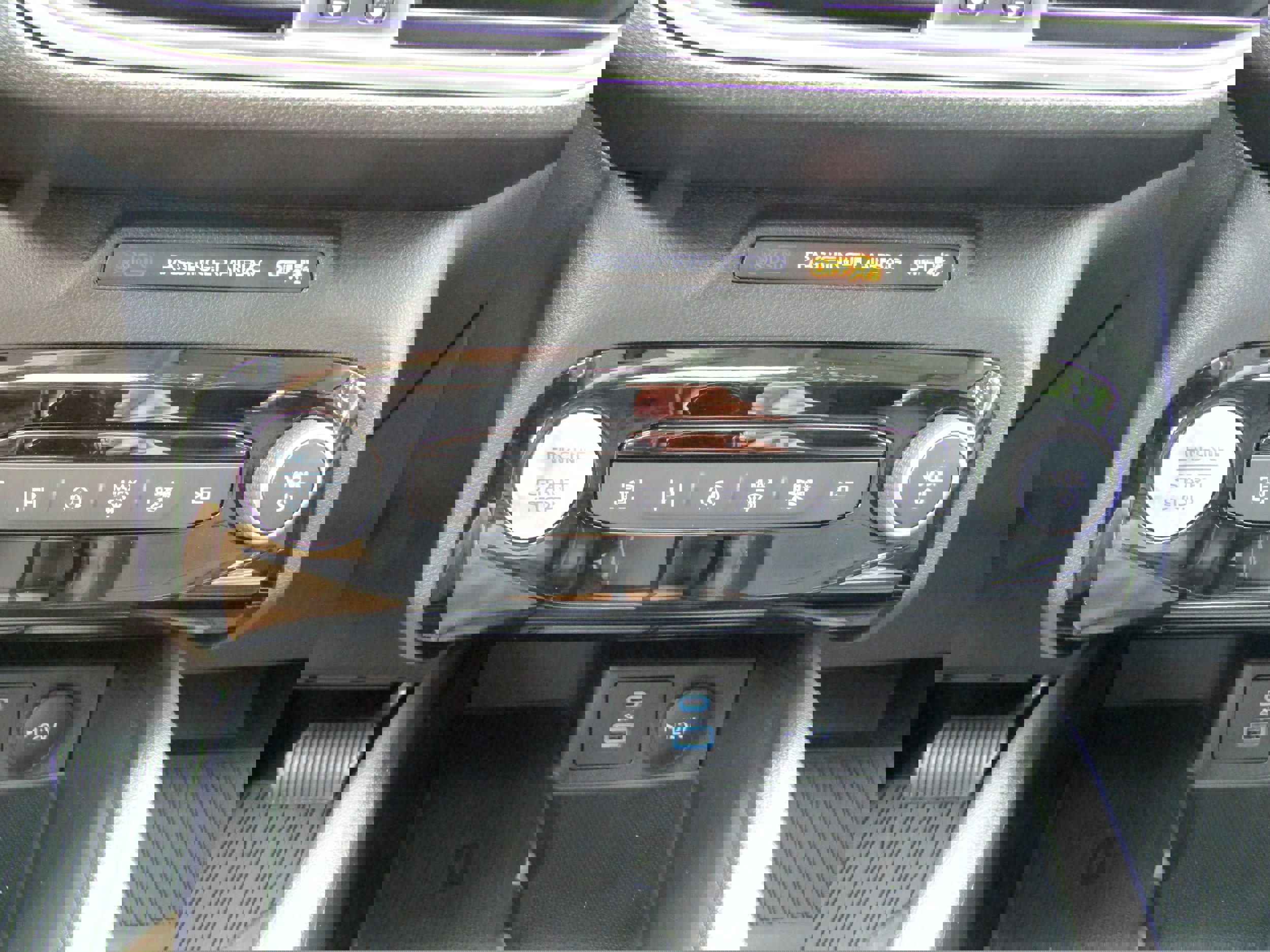 Certified 2023 Ford Escape Platinum image 31
