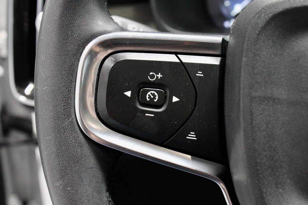 Used 2022 Volvo XC40 T5 Inscription image 31