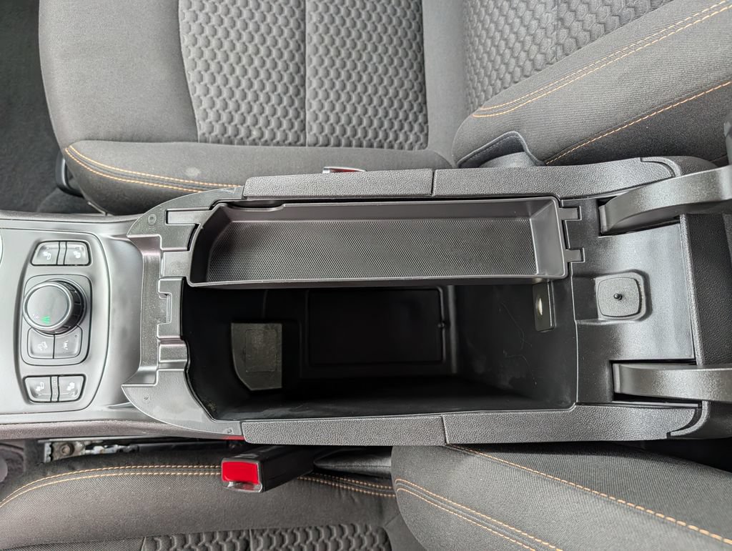 Used 2021 GMC Terrain SLE w/ Driver Convenience Package FWD image 16