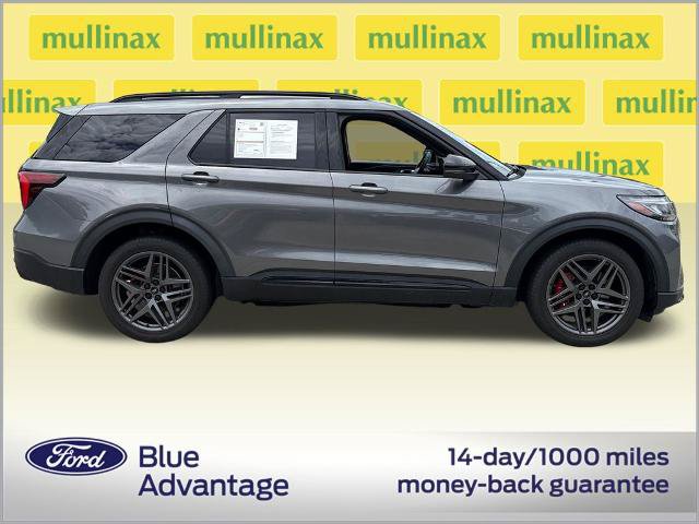 Certified 2025 Ford Explorer ST AWD/4WD image 2