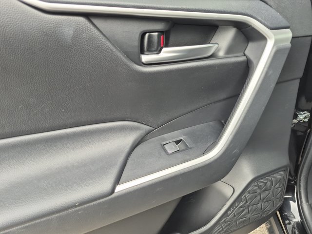 Used 2023 Toyota RAV4 XLE FWD image 29