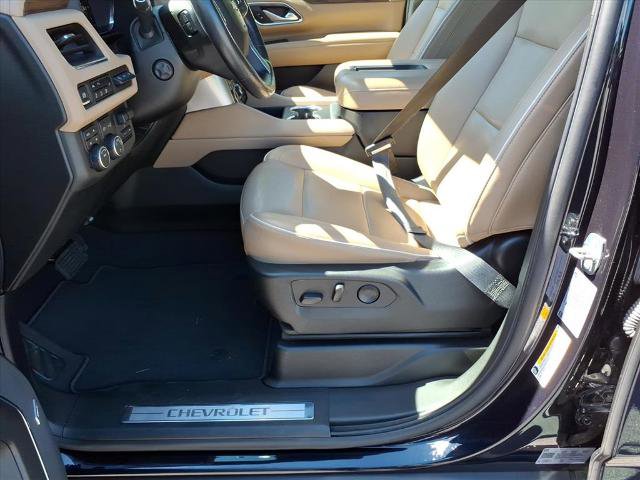 Used 2022 Chevrolet Tahoe Premier w/ Premium Package AWD/4WD image 9