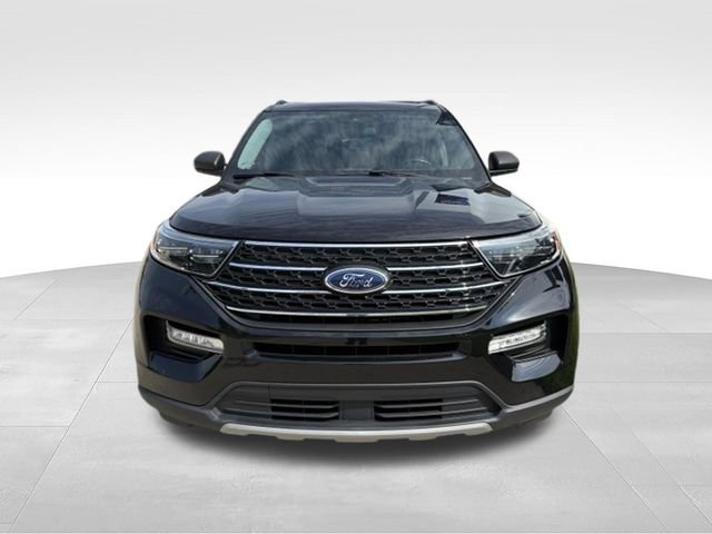 Certified 2022 Ford Explorer XLT w/ Equipment Group 202A AWD/4WD image 9