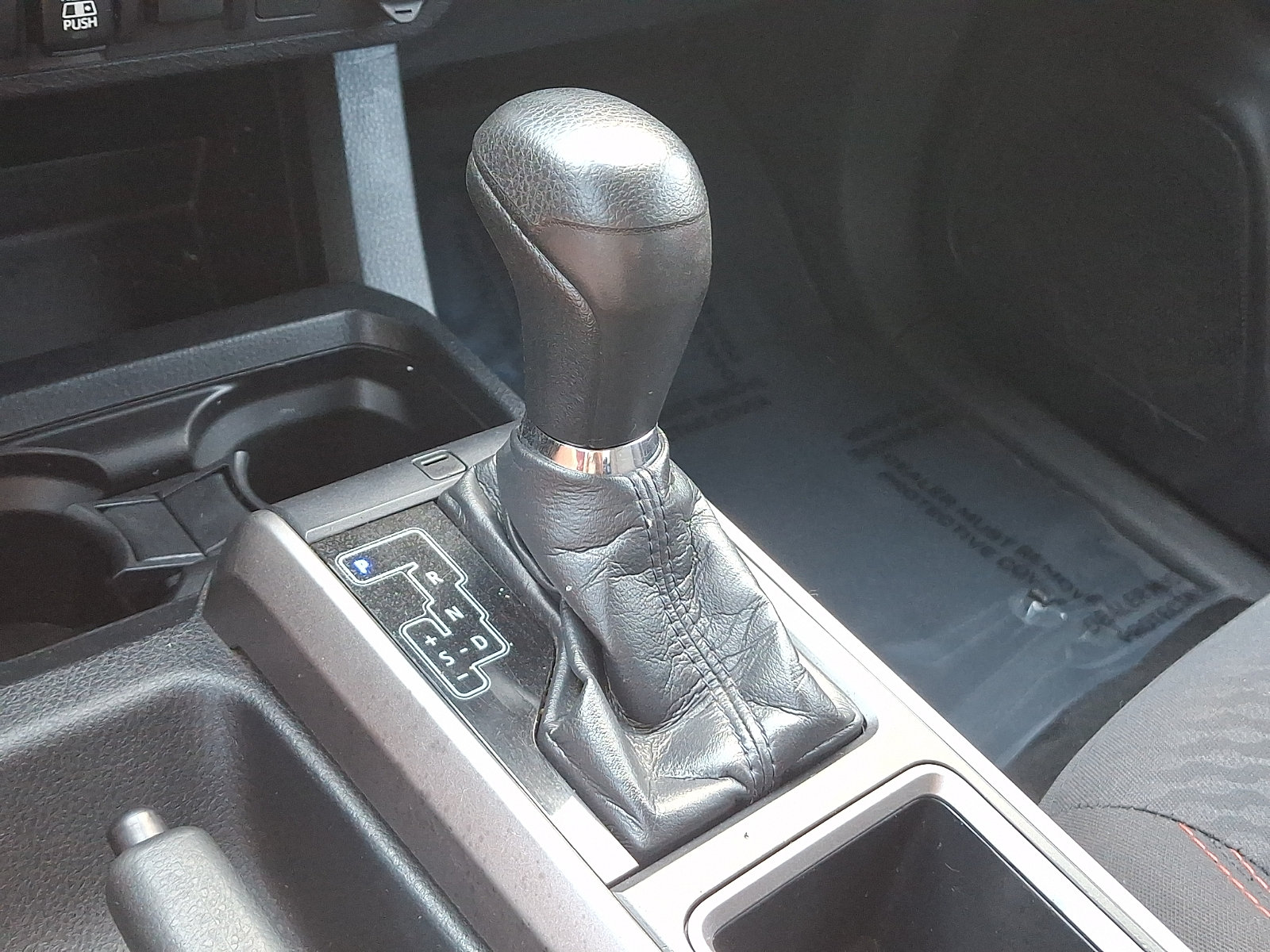 Used 2021 Toyota Tacoma SR5 AWD/4WD image 15