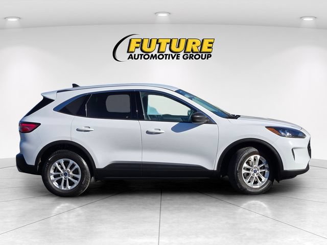 Certified 2022 Ford Escape SE AWD/4WD image 3