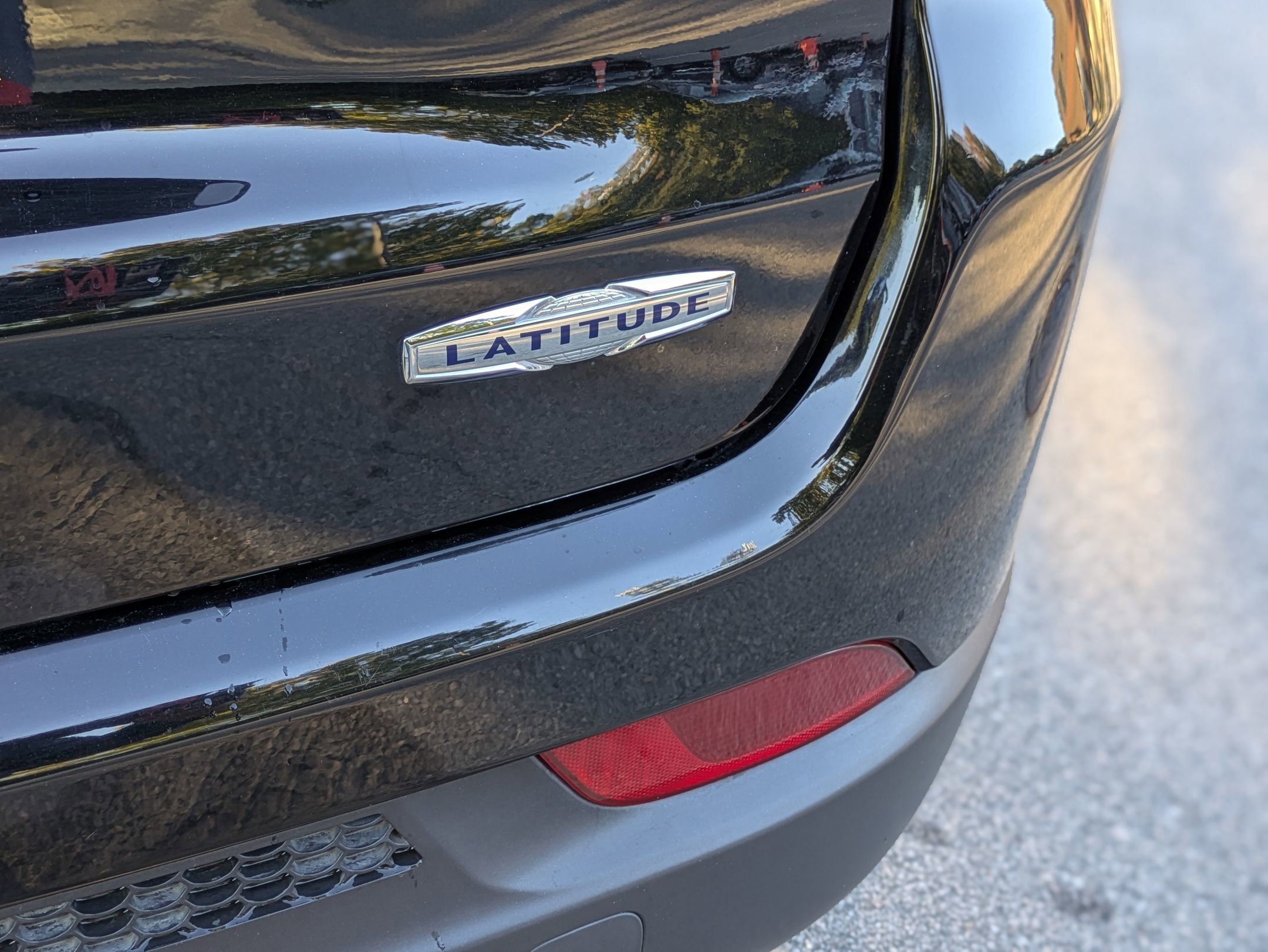 Used 2022 Jeep Compass Latitude image 32