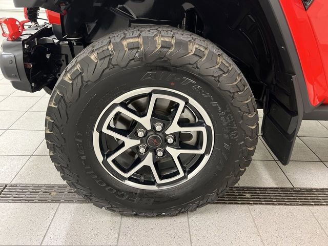 Used 2025 Jeep Wrangler Unlimited Rubicon AWD/4WD image 9