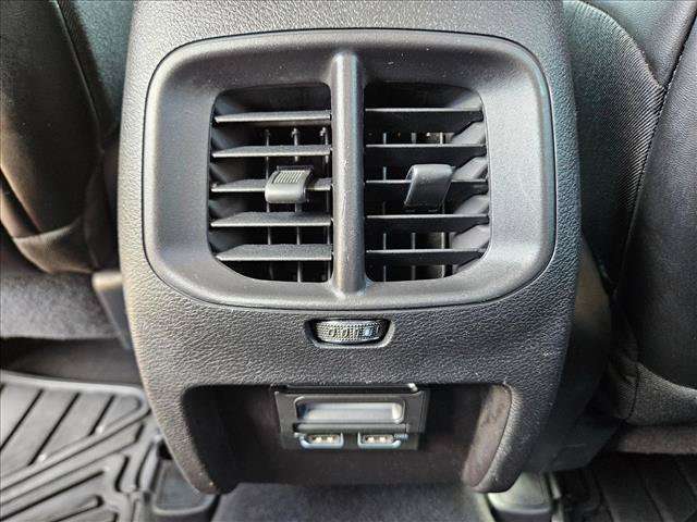 Used 2019 Jeep Cherokee Latitude Plus FWD image 16