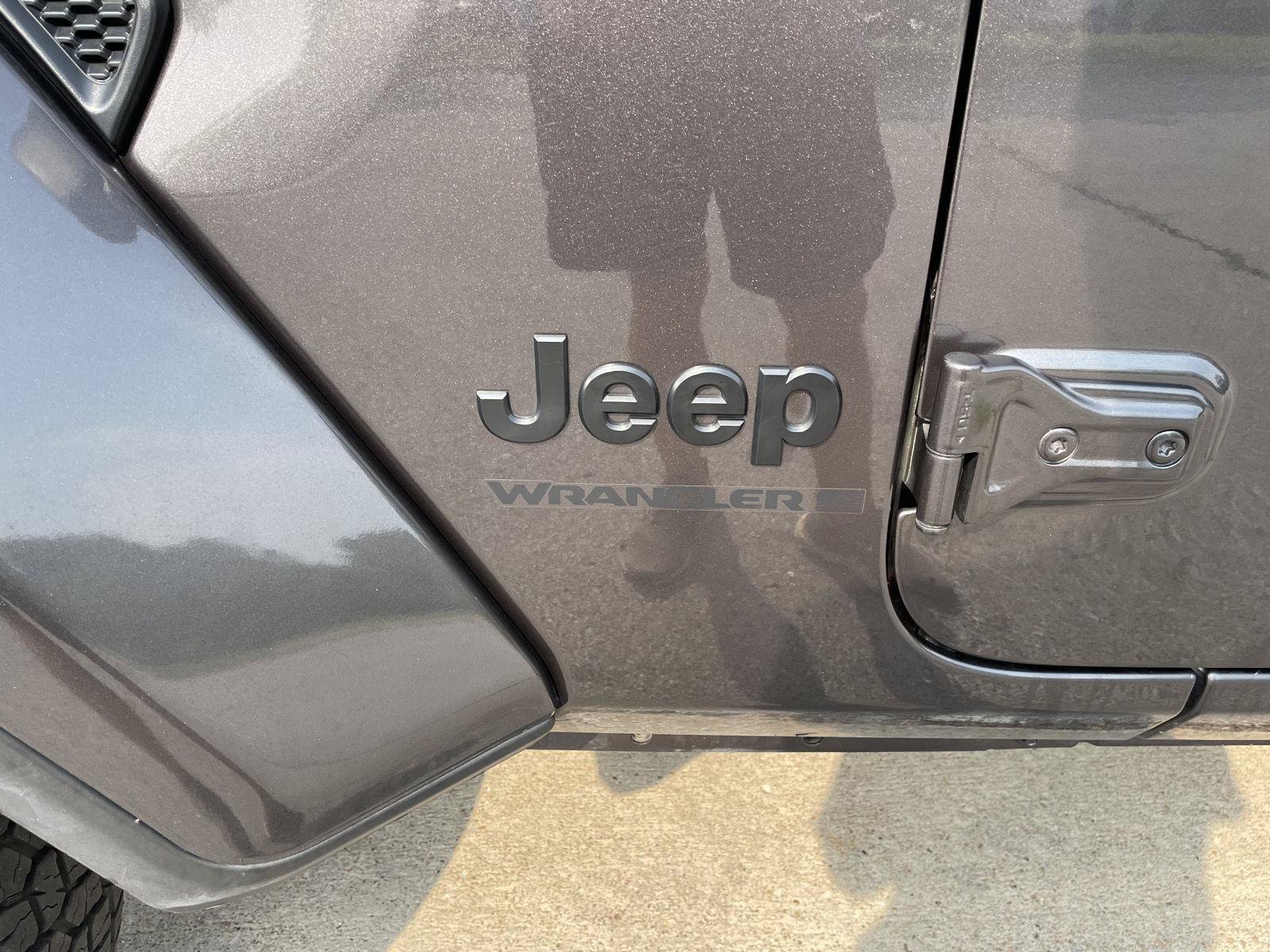 Used 2025 Jeep Wrangler Unlimited Sahara AWD/4WD image 35