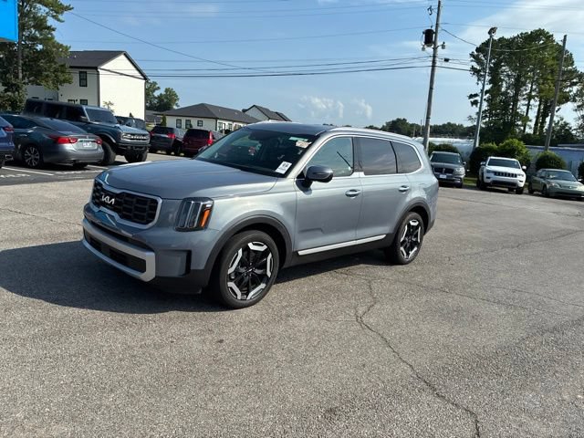 Used 2025 Kia Telluride S FWD image 11