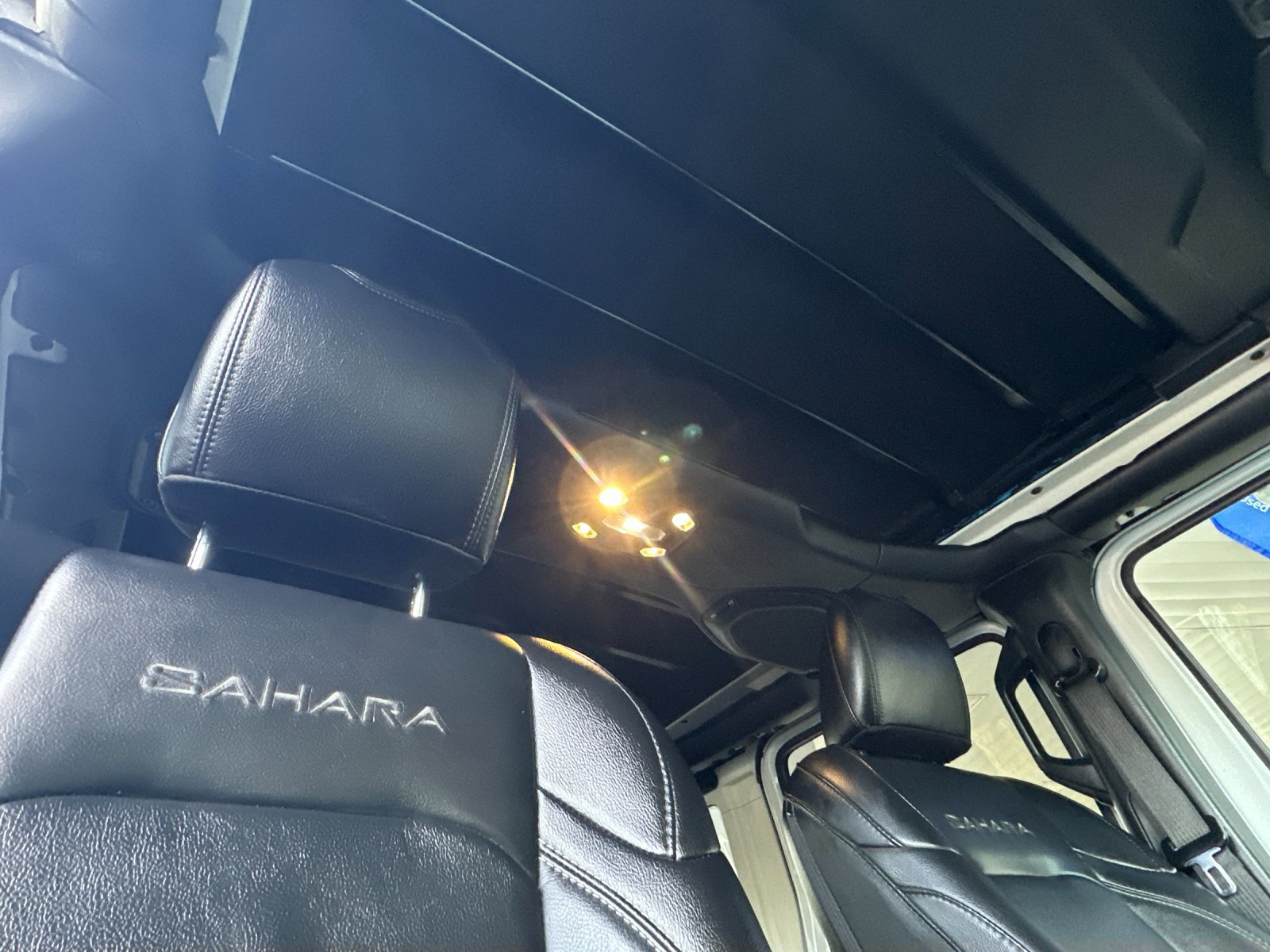 Used 2020 Jeep Wrangler Unlimited Sahara image 17