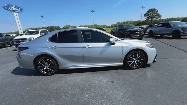 Used 2022 Toyota Camry SE FWD image 8