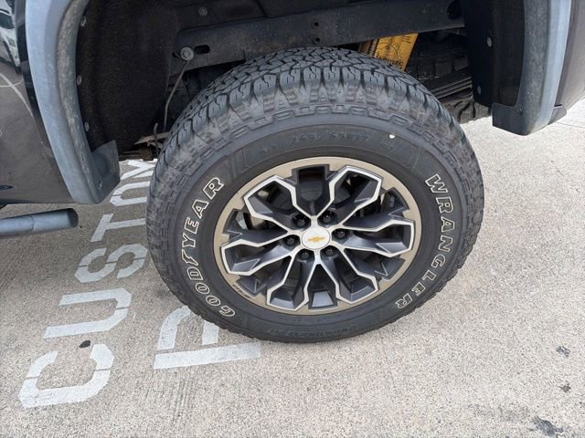 Used 2018 Chevrolet Colorado ZR2 AWD/4WD image 9