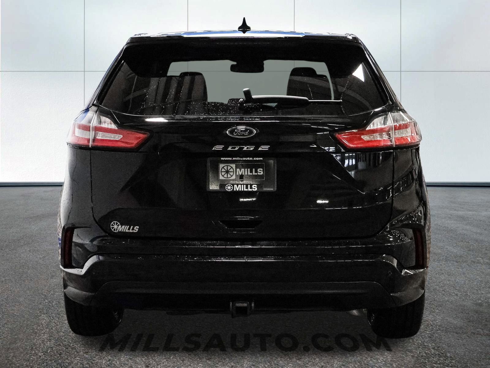 Certified 2024 Ford Edge ST-Line w/ Class II Trailer Tow Package AWD/4WD image 4