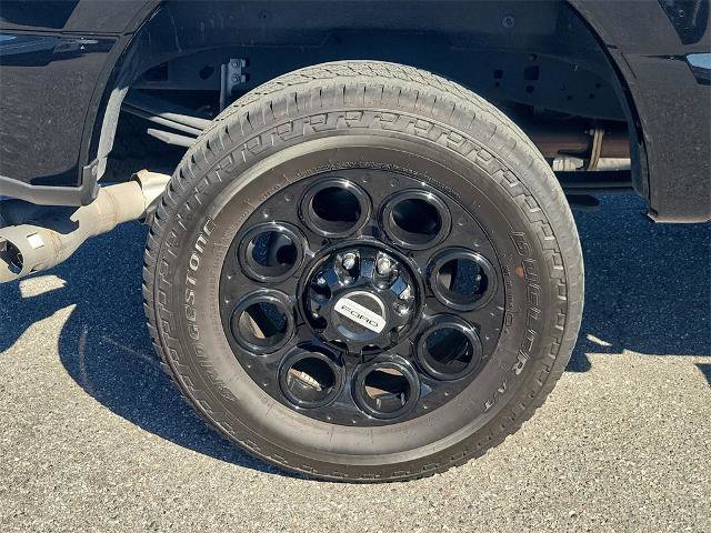 Certified 2025 Ford F250 Lariat w/ Black Appearance Package image 5