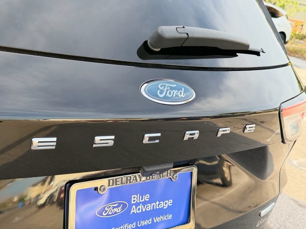 Certified 2020 Ford Escape Titanium AWD/4WD image 15
