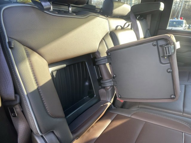 Used 2024 GMC Sierra 3500 Denali image 37