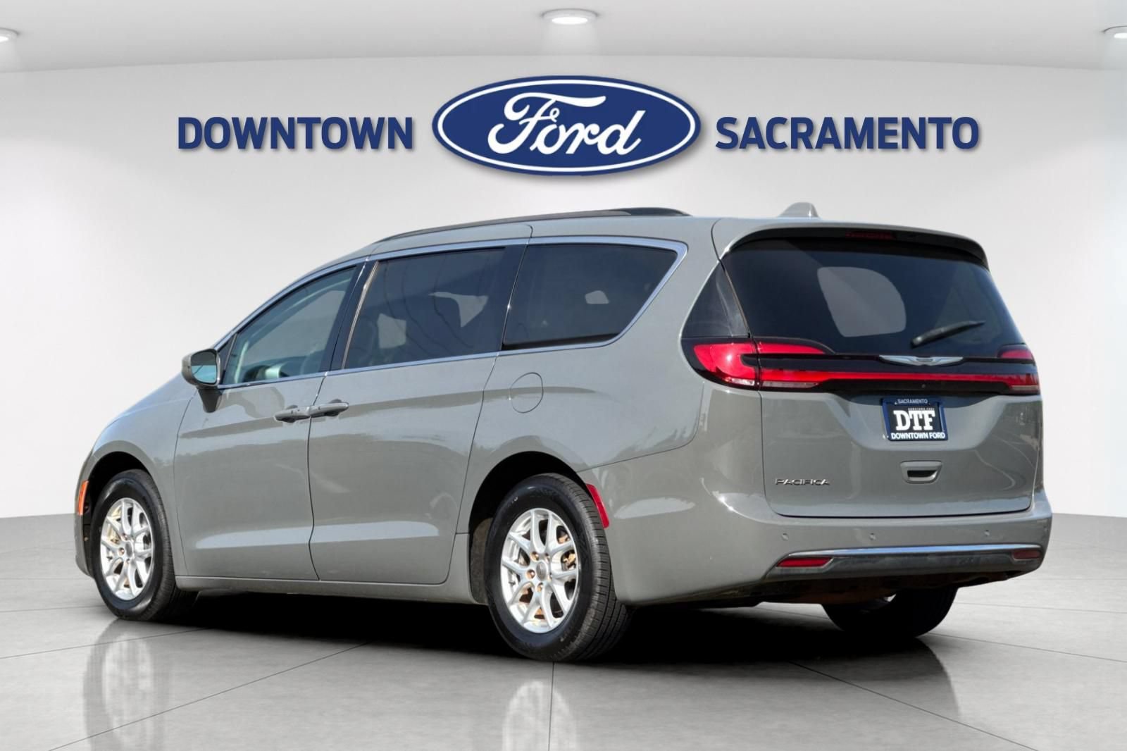 Used 2022 Chrysler Pacifica Touring-L FWD image 8
